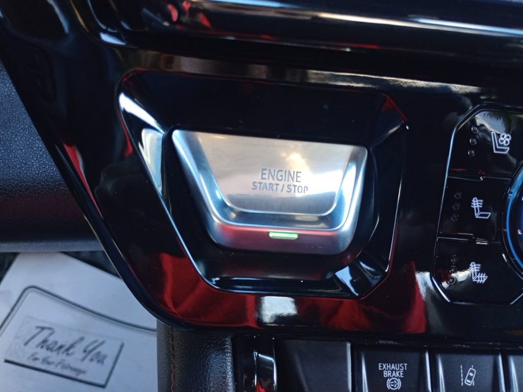 Used 2025 GMC Sierra 2500 AT4 image 33