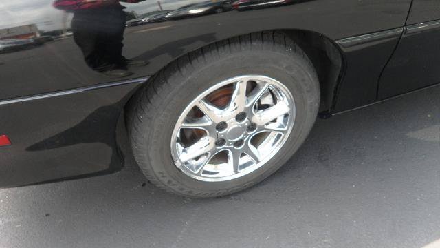 Used 2002 Chevrolet Camaro LT w/ Performance Handling Pkg RWD image 5