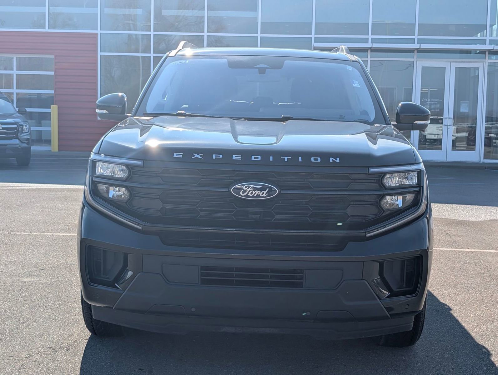 Used 2025 Ford Expedition Active image 2