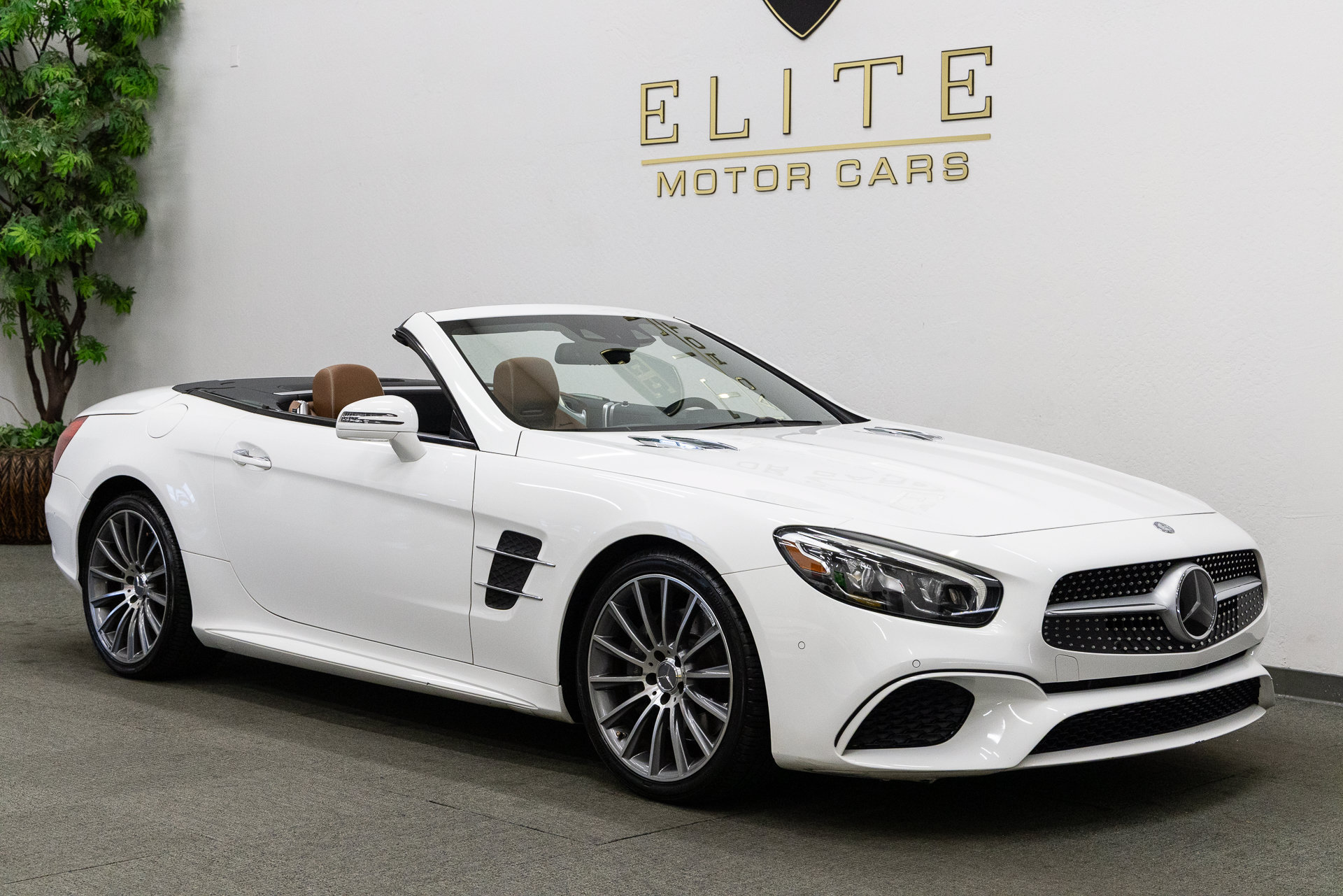 Used 2017 Mercedes-Benz SL 450 image 8