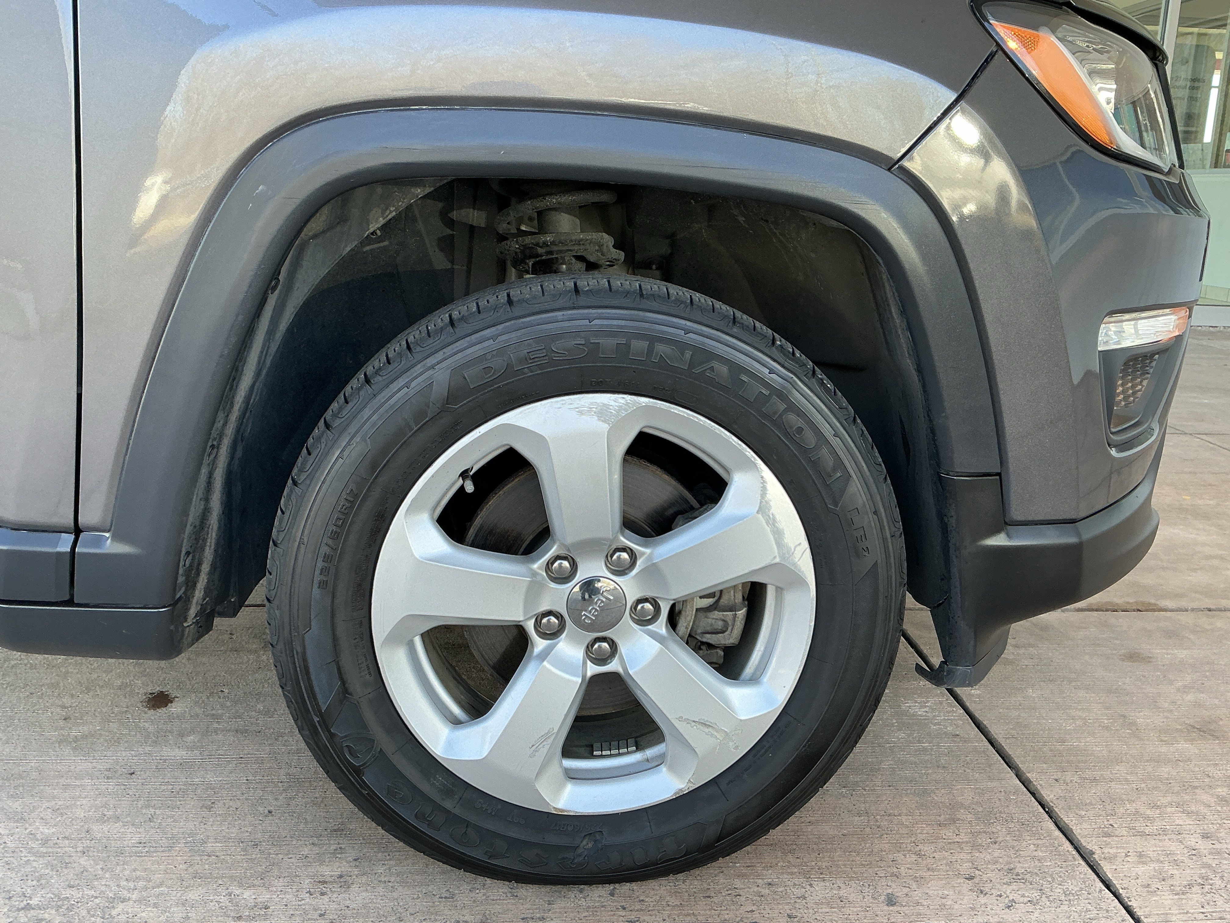 Used 2020 Jeep Compass Latitude w/ Cold Weather Group AWD/4WD image 27