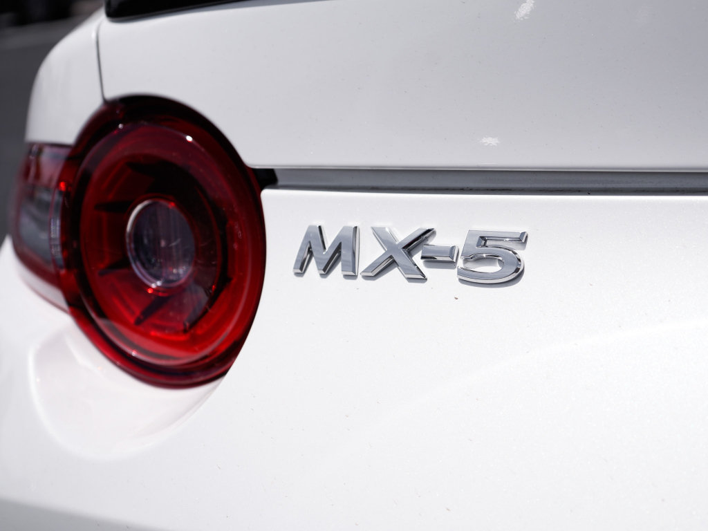 New 2026 MAZDA MX-5 Miata Club w/ Appearance Package RWD image 9