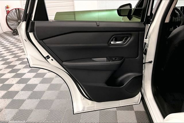 New 2025 Nissan Rogue SL w/ Tech Package image 31