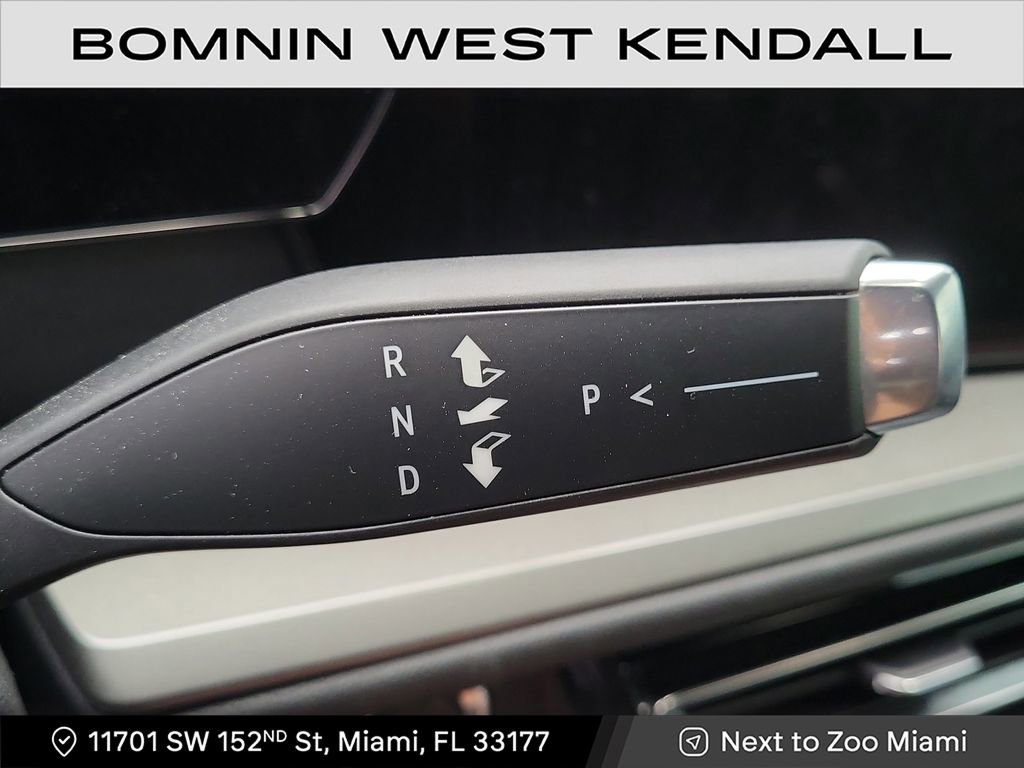 Used 2025 Chevrolet Traverse LT image 8