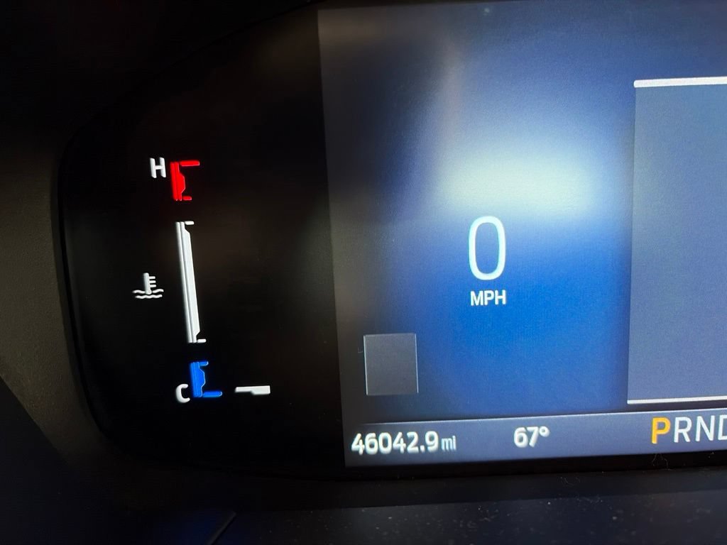 Used 2024 Ford Escape ST-Line w/ Tech Pack #1 AWD/4WD image 3