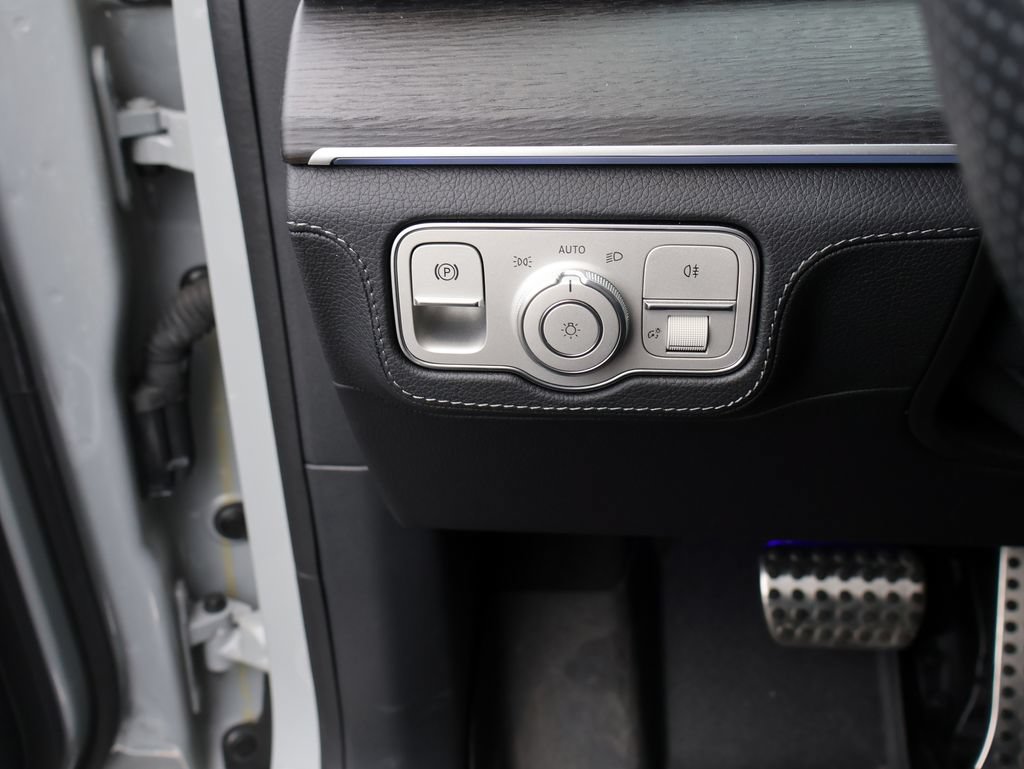Used 2024 Mercedes-Benz GLS 580 4MATIC image 39