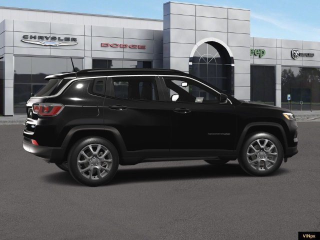 Used 2024 Jeep Compass Latitude w/ Sun and Sound Group AWD/4WD image 15