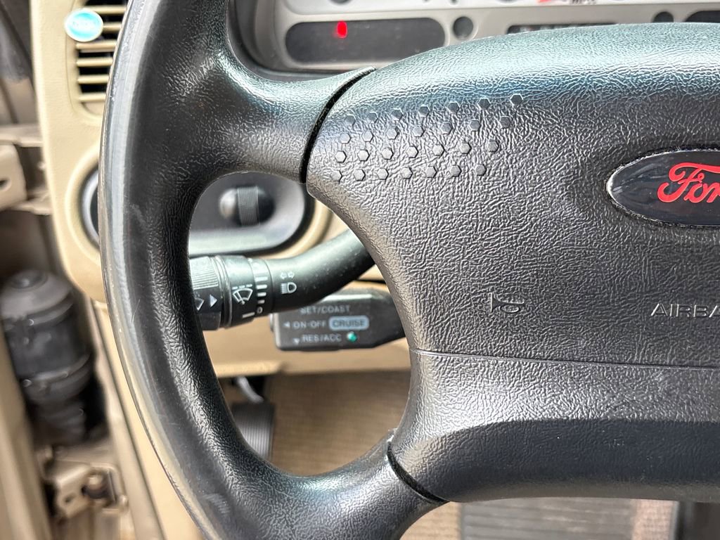 Used 2004 Ford Explorer Sport Trac XLS RWD image 18