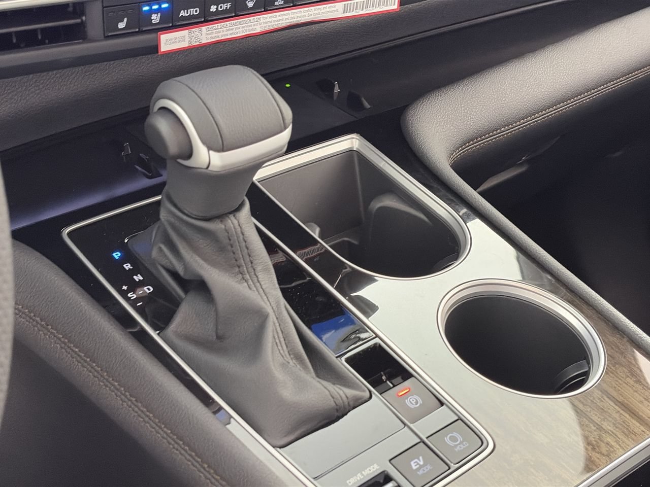 New 2026 Toyota Sienna Platinum AWD/4WD image 14
