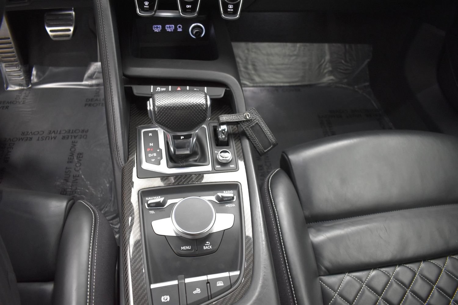 Used 2017 Audi R8 V10 w/ Carbon Exterior Package AWD/4WD image 8
