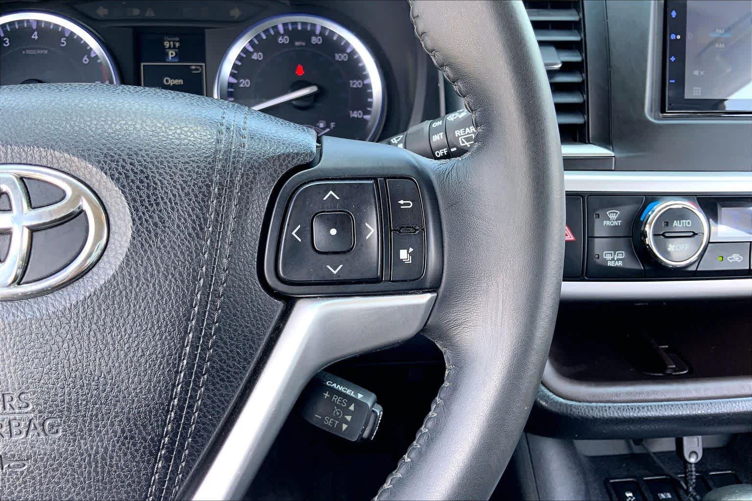 Used 2015 Toyota Highlander XLE FWD image 24