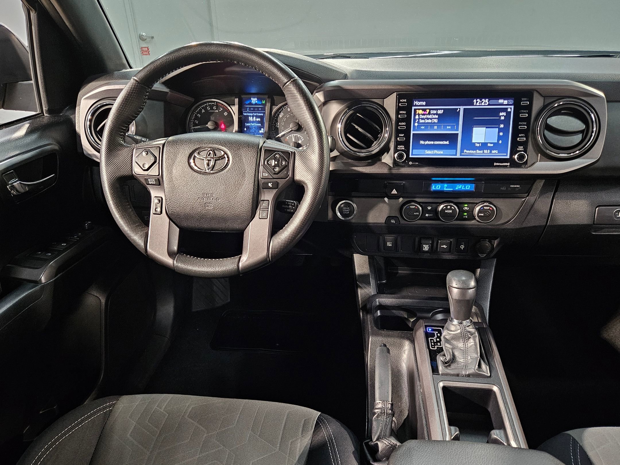 Used 2022 Toyota Tacoma TRD Off-Road RWD image 9