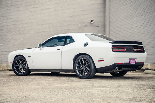 Used 2022 Dodge Challenger R/T w/ Blacktop Package RWD image 3