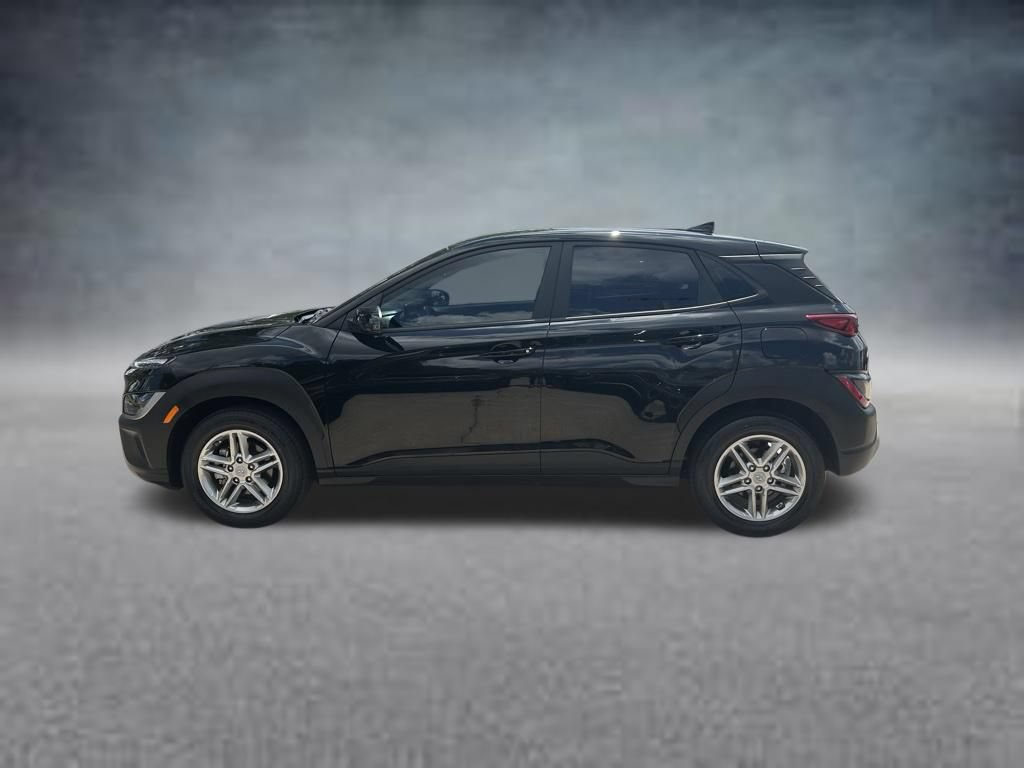 Used 2023 Hyundai Kona SE w/ Cargo Package FWD image 2