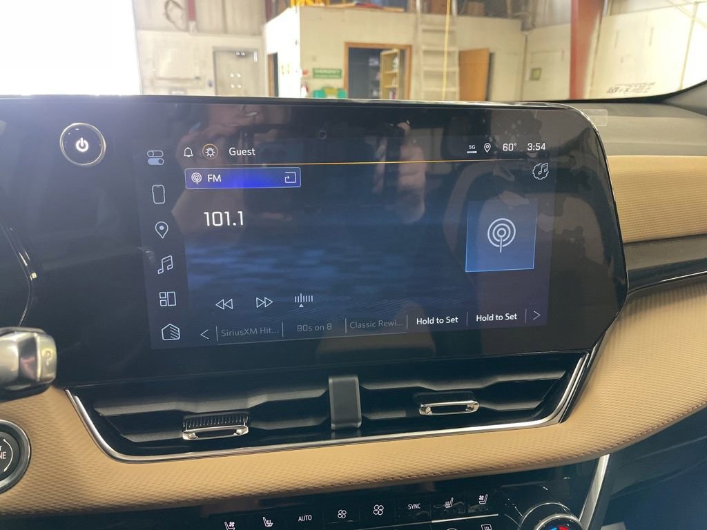 New 2026 Chevrolet Equinox ACTIV w/ Convenience Package III AWD/4WD image 22
