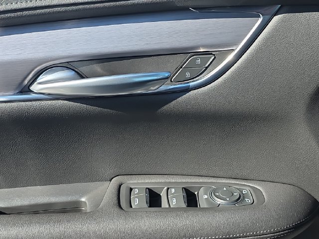 Certified 2024 Cadillac XT5 Luxury w/ LPO, Floor Liner Package AWD/4WD image 28