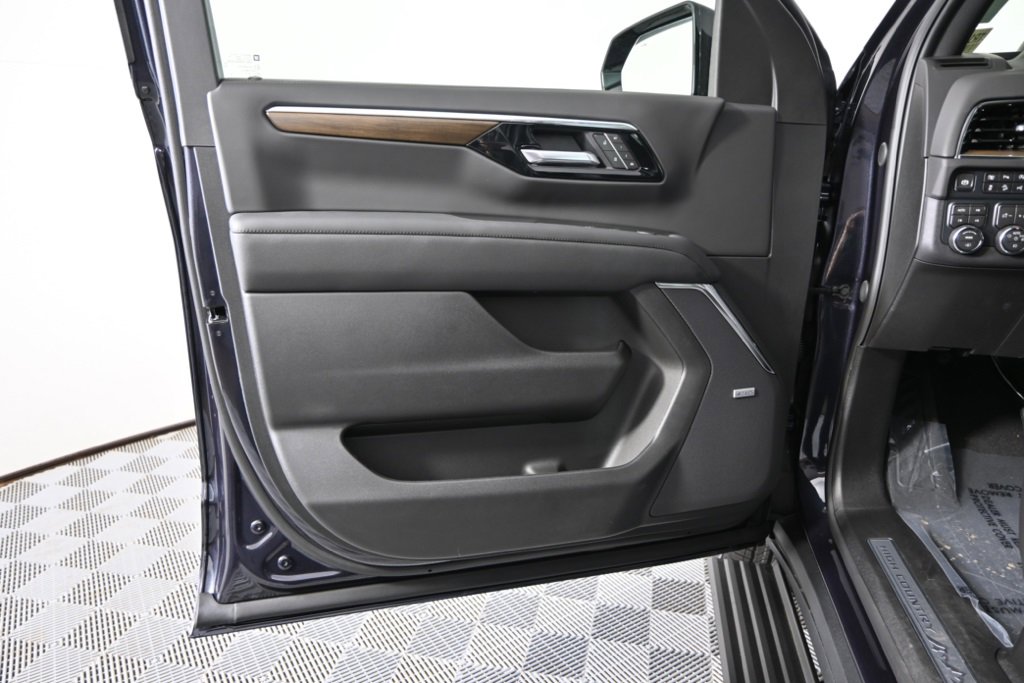 New 2026 Chevrolet Suburban High Country image 22