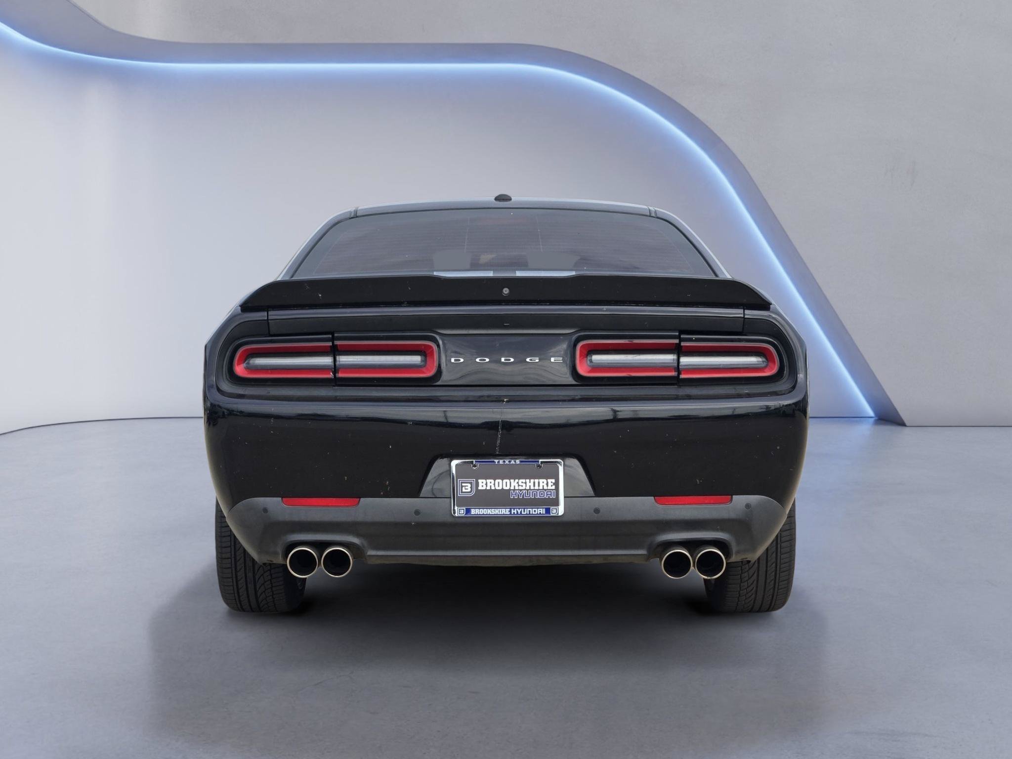 Used 2018 Dodge Challenger SXT RWD image 7
