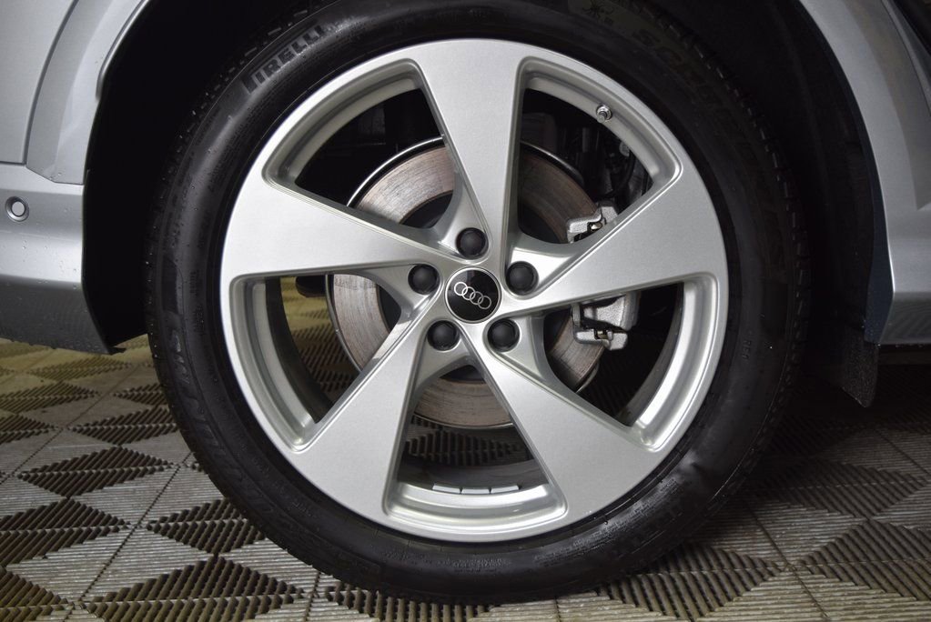 New 2025 Audi Q5 Prestige image 11