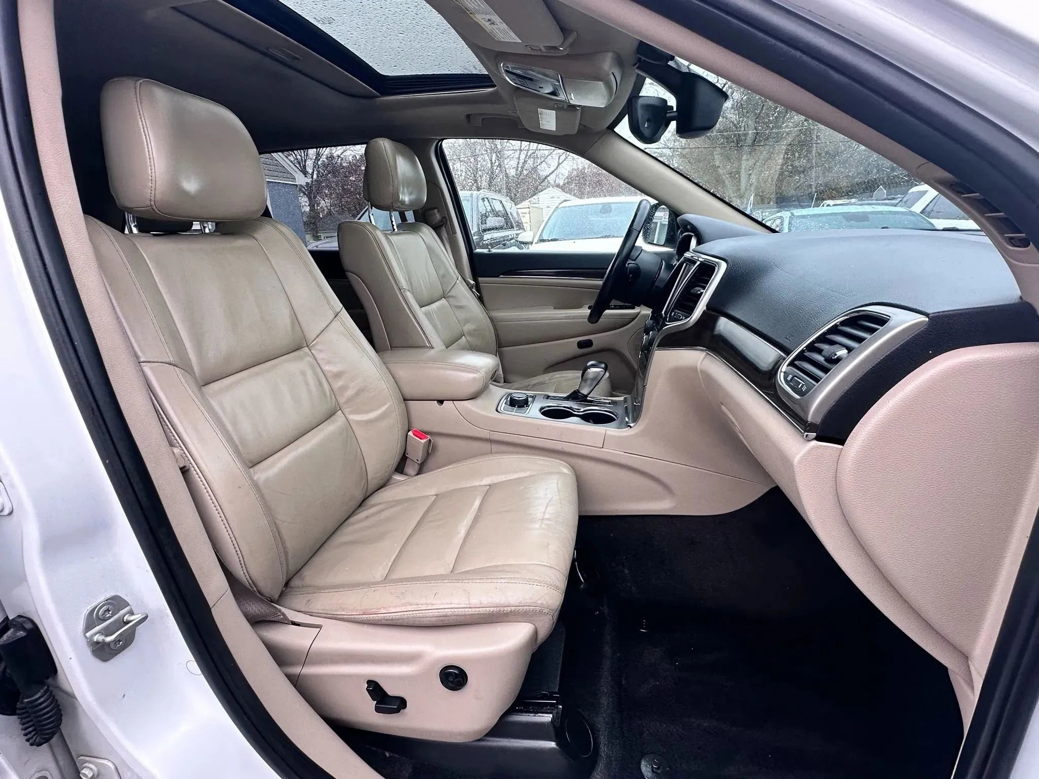 Used 2018 Jeep Grand Cherokee Limited image 15