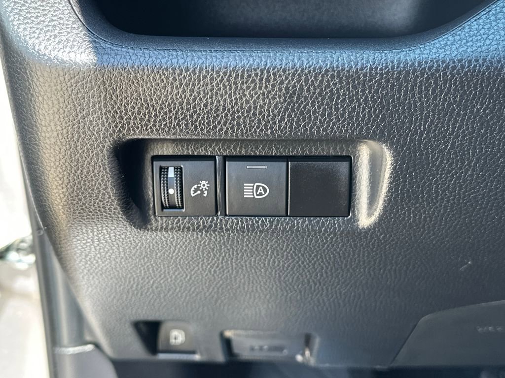 Used 2024 Toyota RAV4 LE AWD/4WD image 19