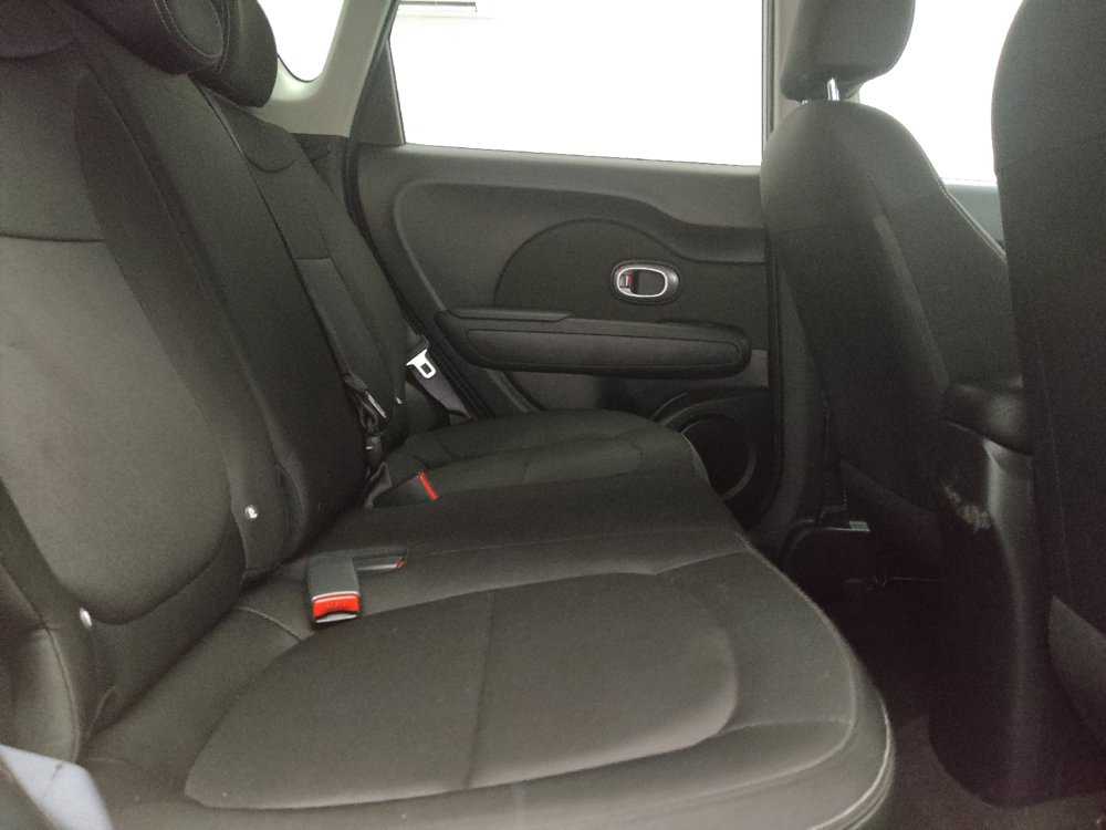Used 2016 Kia Soul FWD image 19