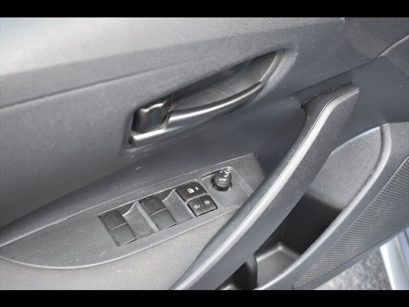 Used 2022 Toyota Corolla LE FWD image 18