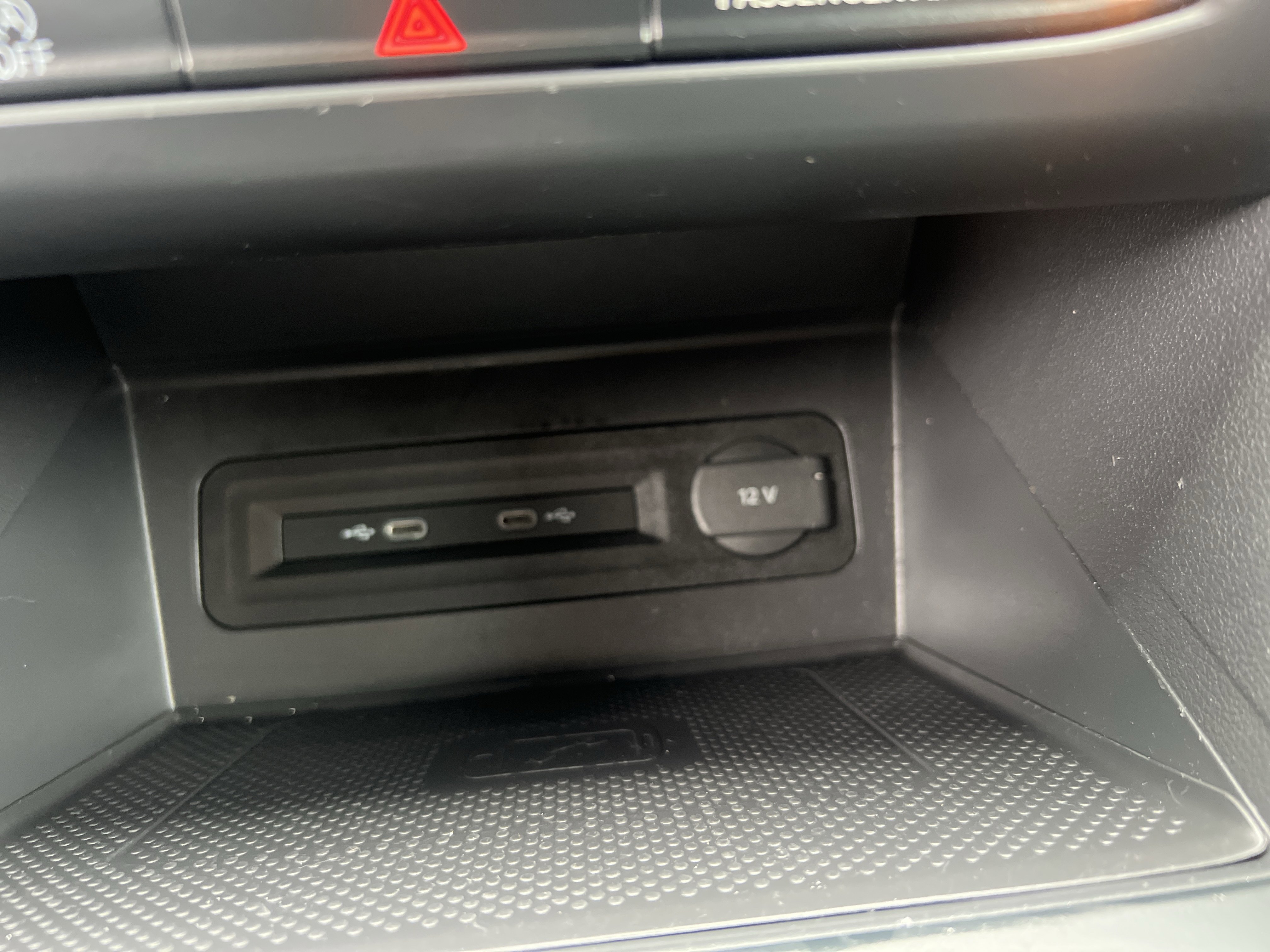 Used 2021 Volkswagen Atlas Cross Sport SE image 23