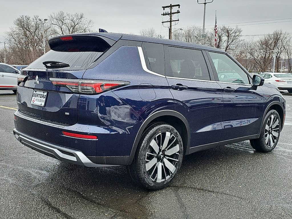 New 2026 Mitsubishi Outlander SE AWD/4WD image 4