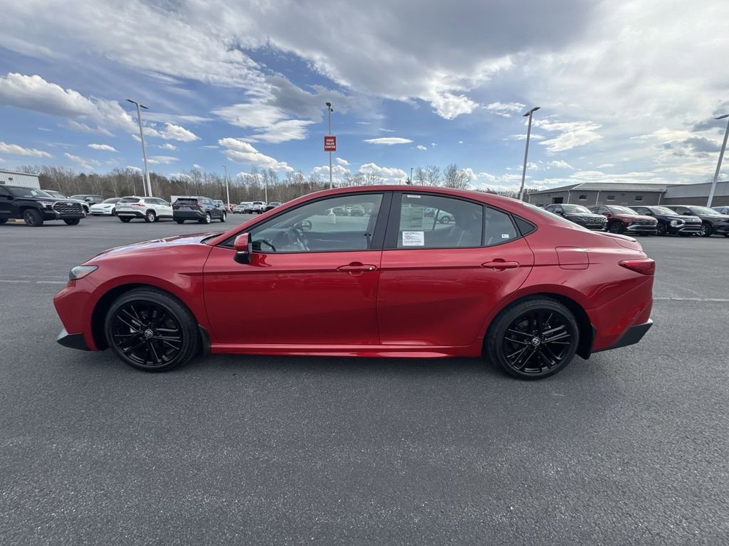 New 2026 Toyota Camry Hybrid FWD image 5