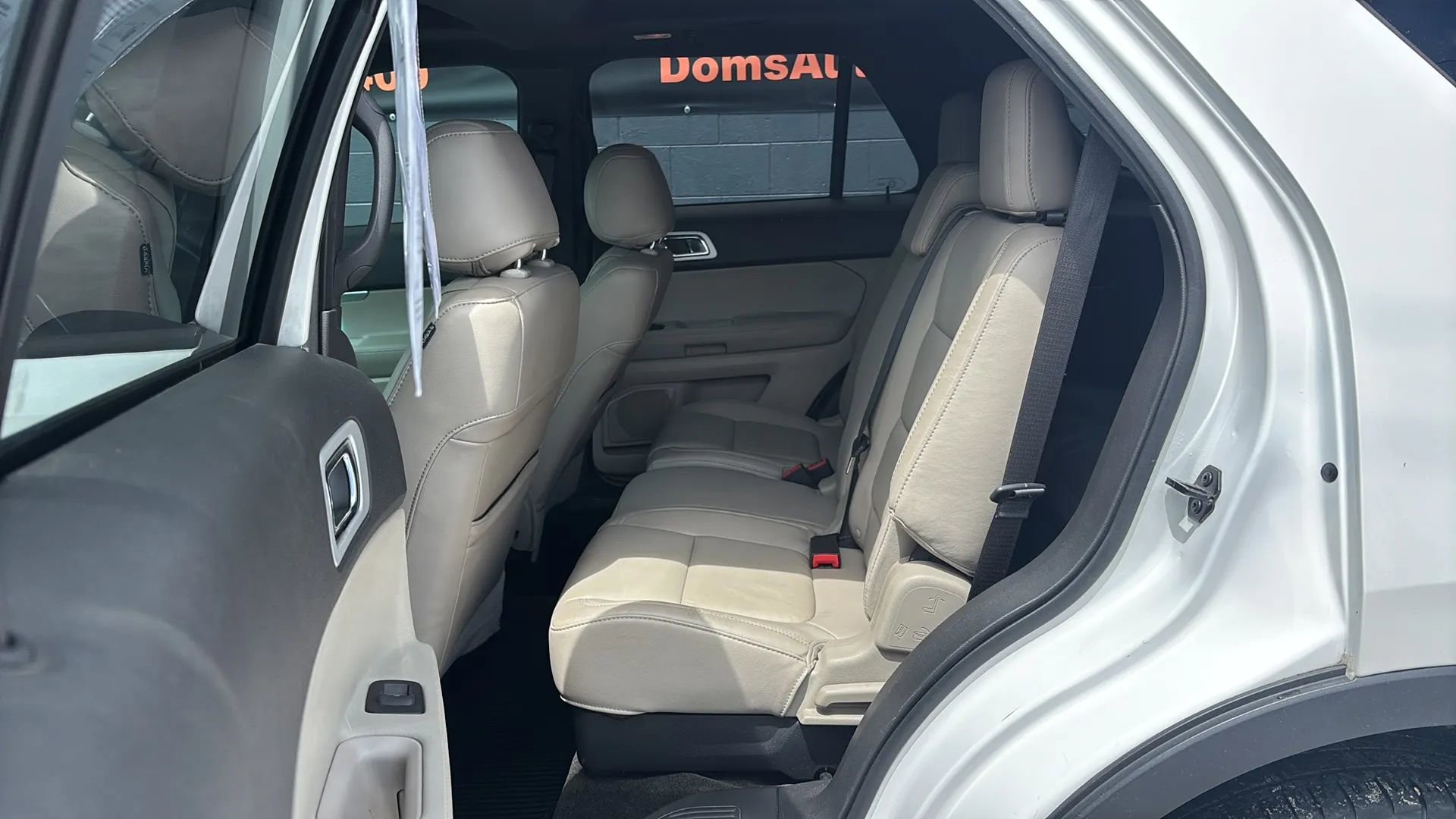 Used 2014 Ford Explorer XLT w/ Equipment Group 202A AWD/4WD image 19
