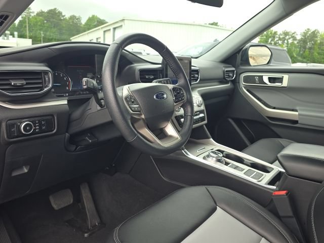 Used 2023 Ford Explorer XLT w/ Equipment Group 202A RWD image 27