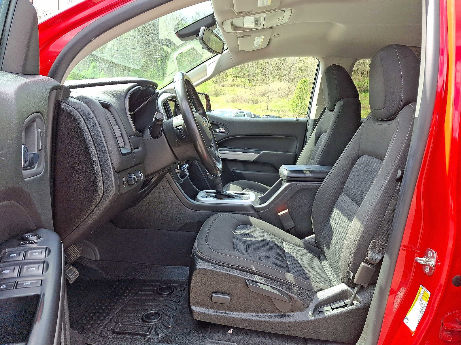 Used 2019 Chevrolet Colorado LT w/ Colorado RST Special Edition image 13