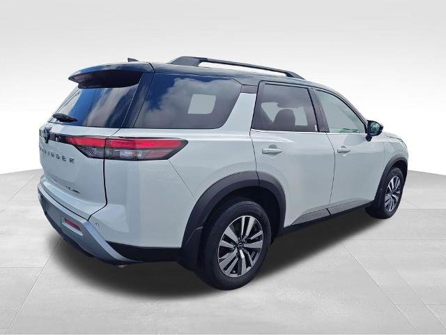 Certified 2024 Nissan Pathfinder SL w/ Cargo Package AWD/4WD image 5