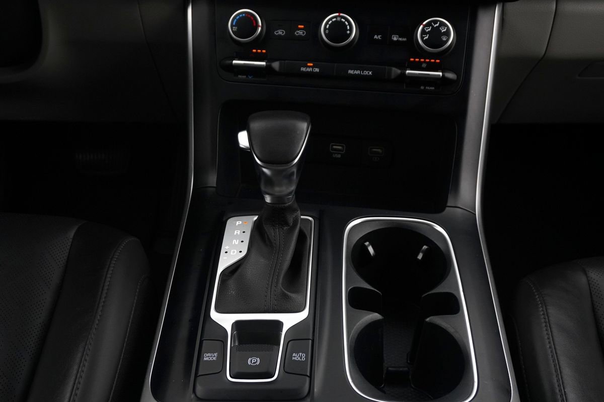 Used 2024 Kia Carnival LX FWD image 24