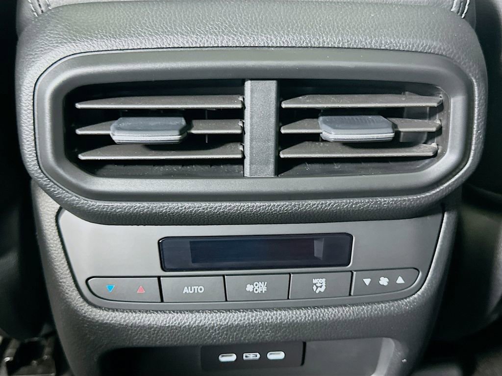 Certified 2025 Honda Pilot Touring image 25