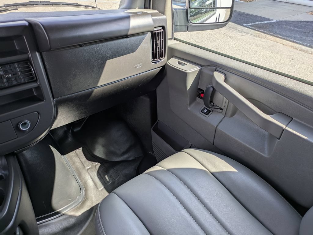 Used 2024 Chevrolet Express 2500 RWD image 16