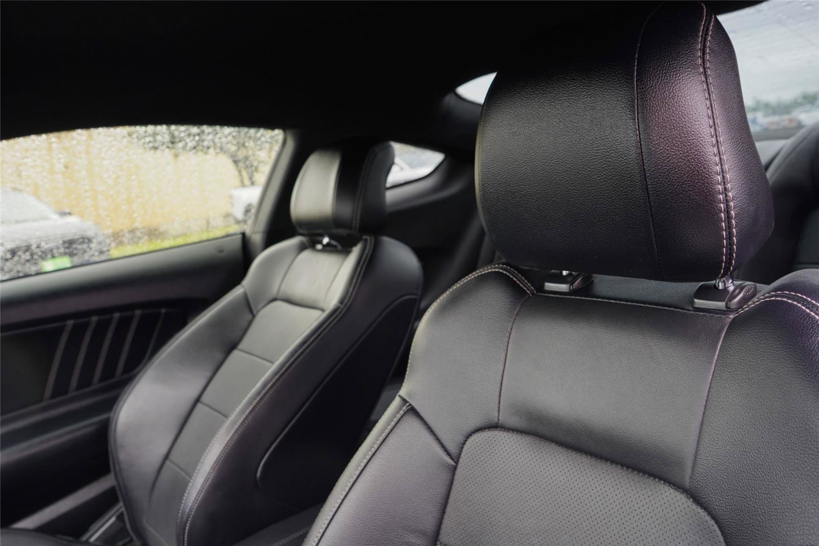 Used 2016 Ford Mustang Premium image 11
