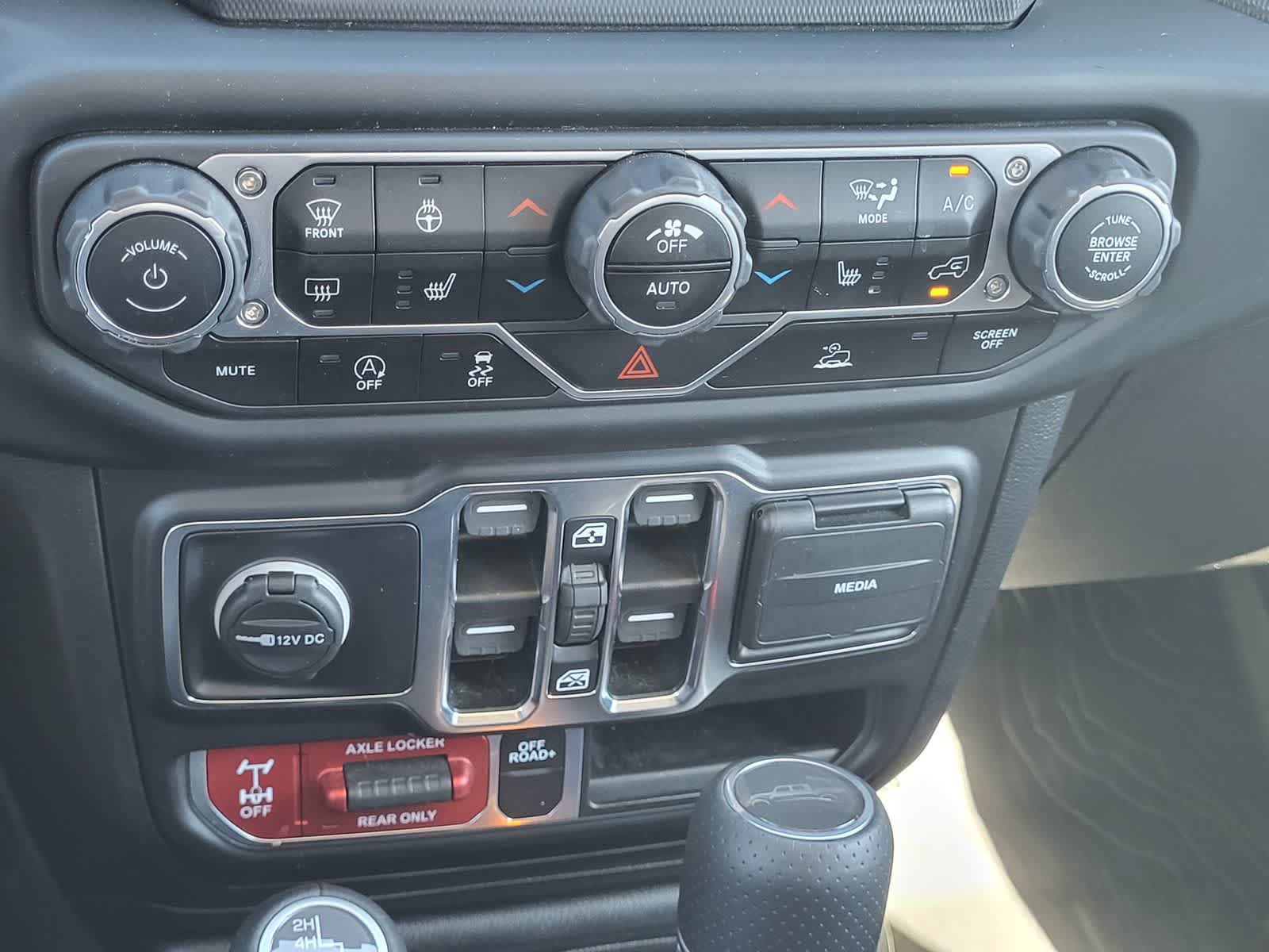 Used 2023 Jeep Gladiator Mojave w/ Cold Weather Group AWD/4WD image 21