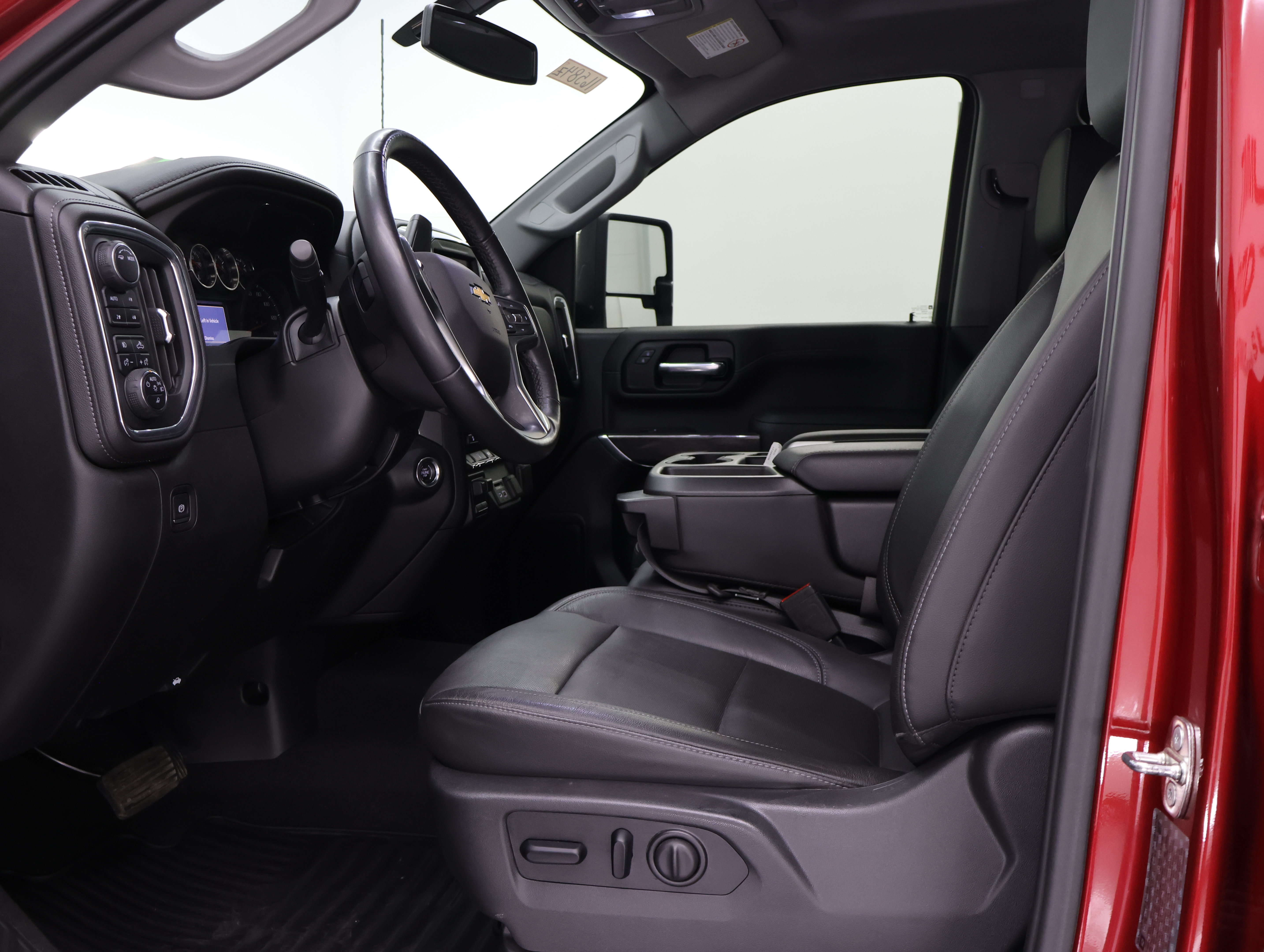 Used 2020 Chevrolet Silverado 2500 LTZ w/ Z71 Off-Road Package AWD/4WD image 8
