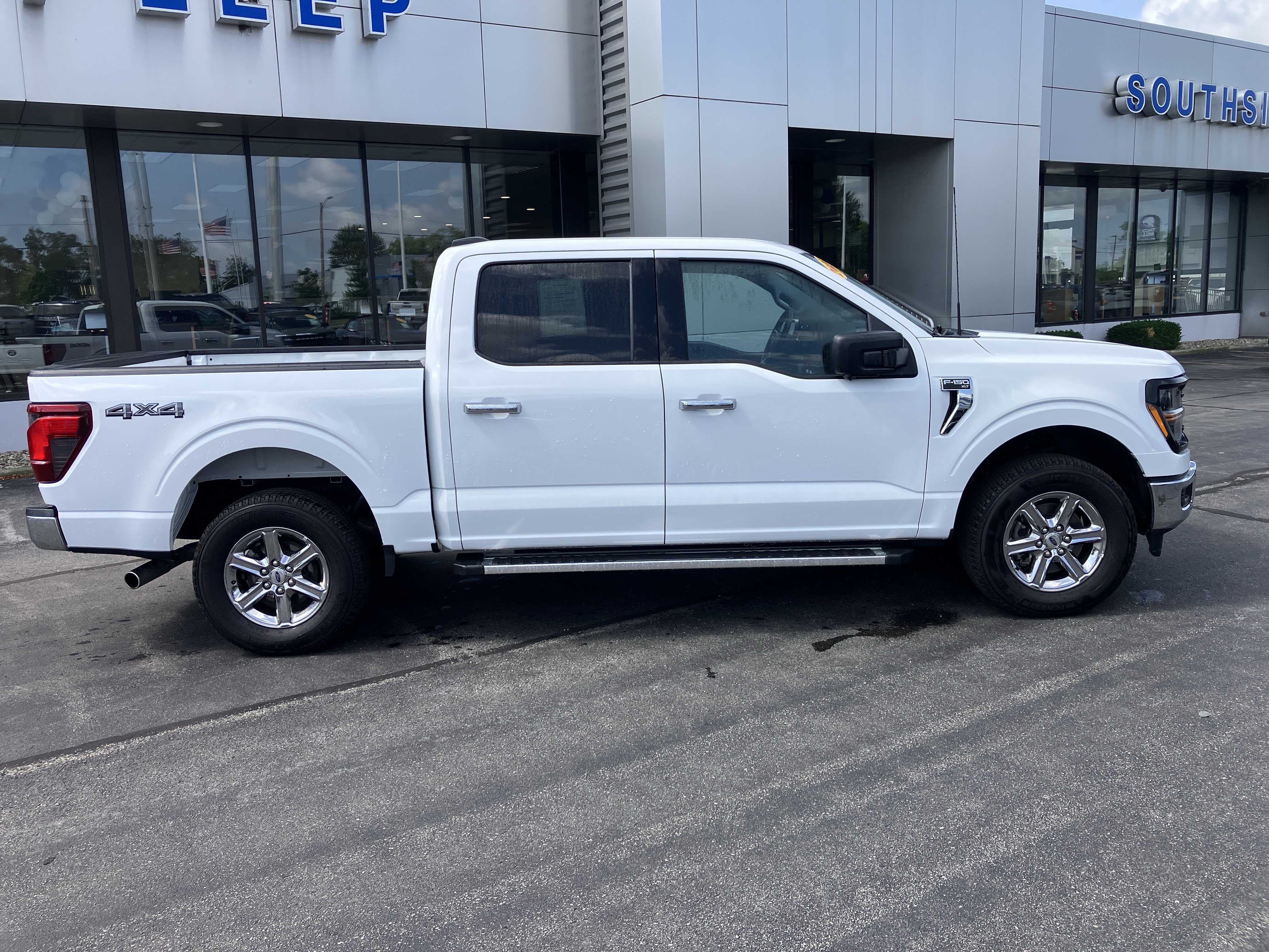 Used 2024 Ford F150 XLT AWD/4WD image 8
