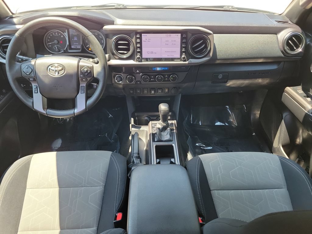 Used 2022 Toyota Tacoma TRD Off-Road w/ Technology Package AWD/4WD image 16