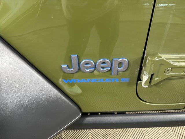 Used 2023 Jeep Wrangler Unlimited w/ Cold Weather Group image 10