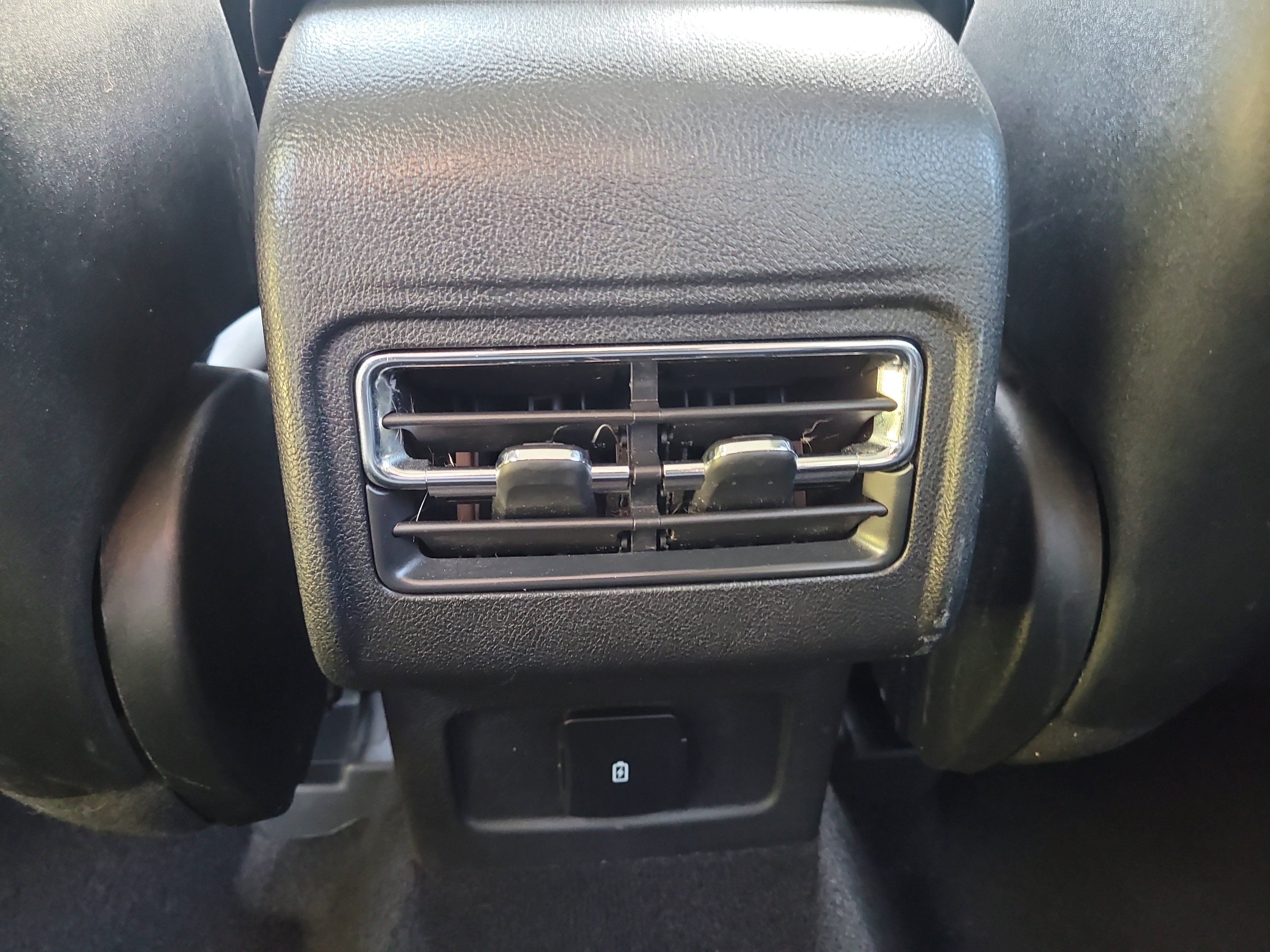 Used 2022 Lincoln Corsair FWD w/ Towing Package image 17