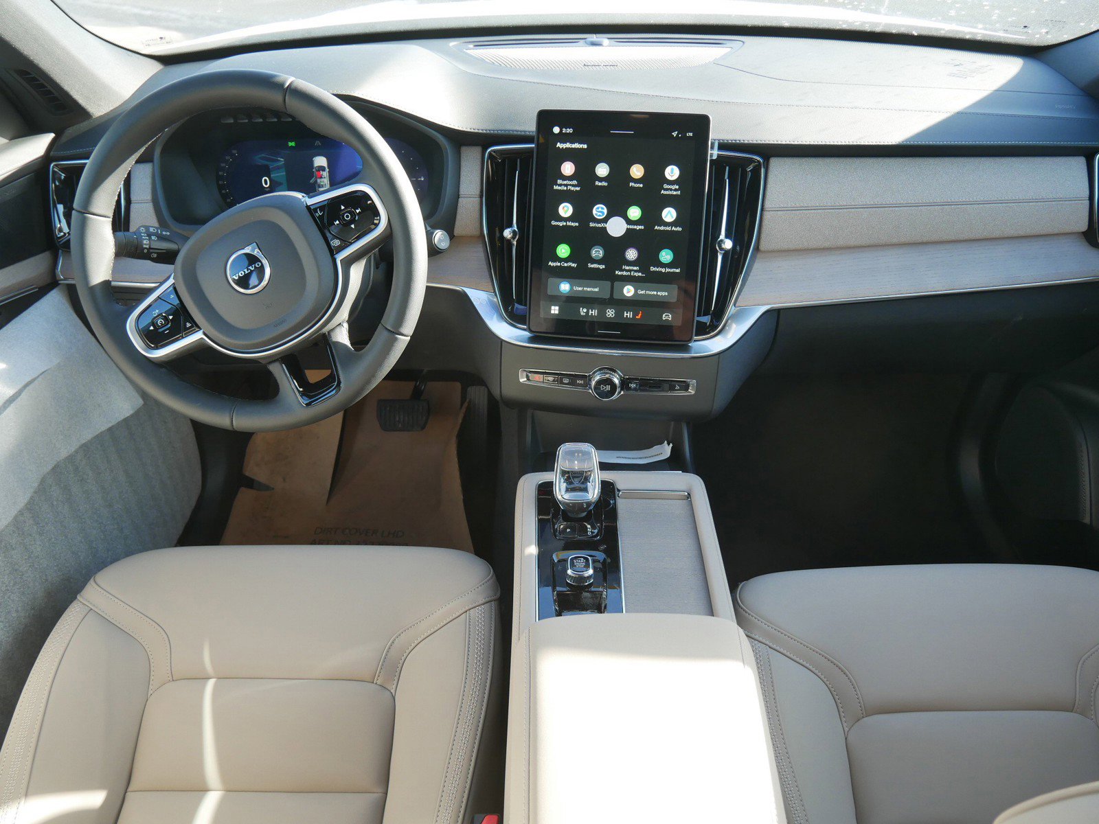 New 2026 Volvo XC90 T8 Plus w/ Protection Package Premier image 7