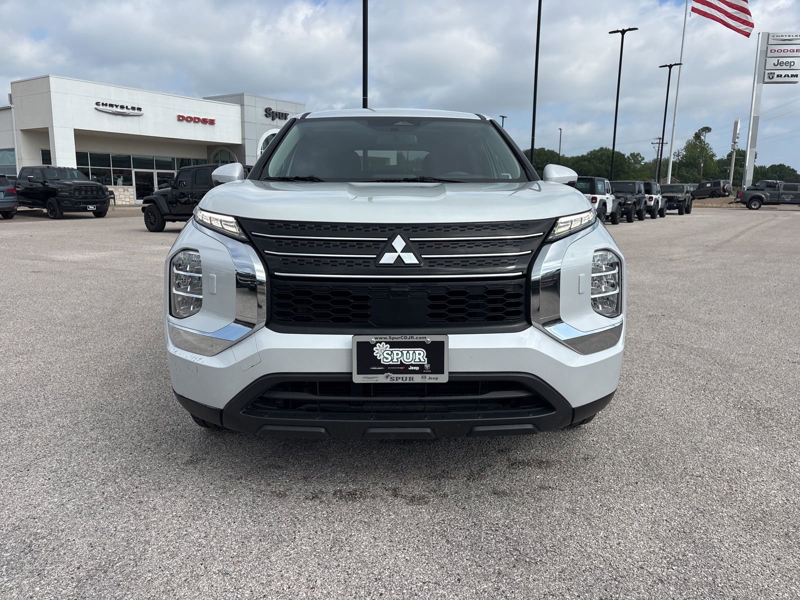 Used 2022 Mitsubishi Outlander ES AWD/4WD image 8