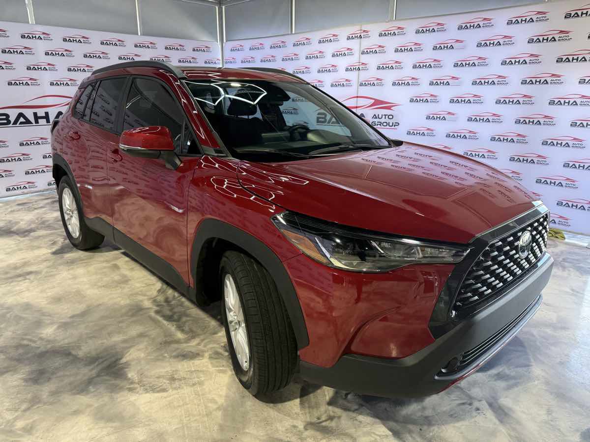 Used 2022 Toyota Corolla Cross LE w/ Moonroof Package image 7