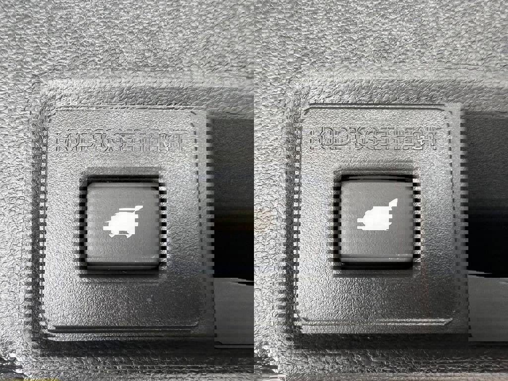 Used 2025 Acura RDX SH-AWD image 44