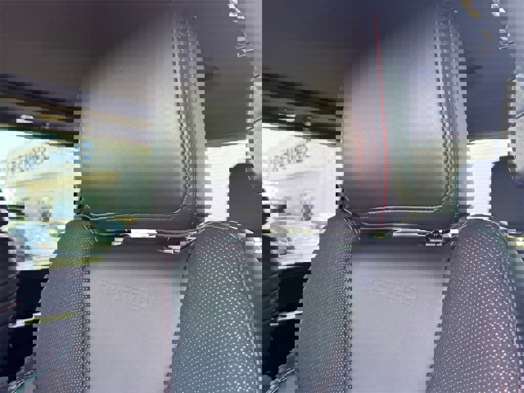 Used 2025 Ford F150 Raptor image 16