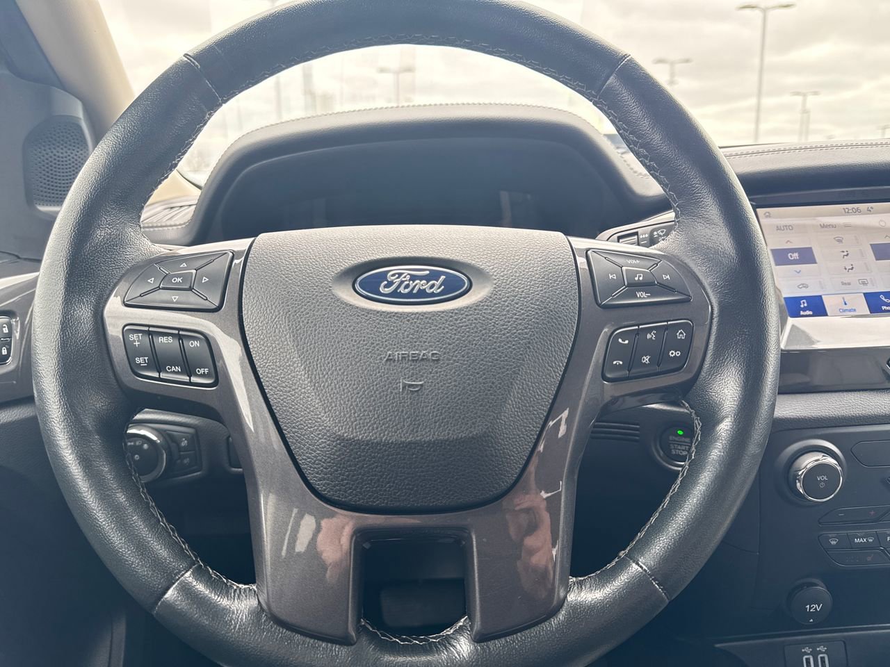 Used 2023 Ford Ranger Lariat w/ Trailer Tow Package image 17